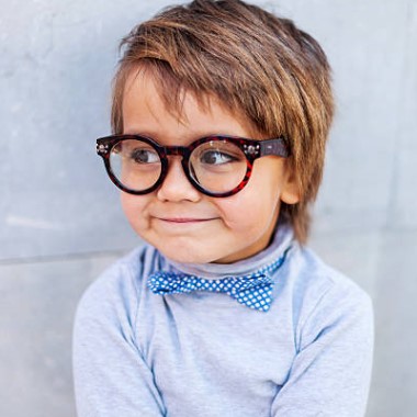 Prémium gyermekszemüveg készítés, választható kerettel Varilux Mester Optikában