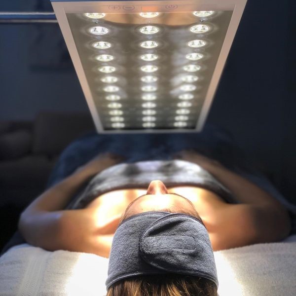 5 alkalmas polarizált fényterápiás kezelés a hosszú COVID szindróma tüneteinek enyhítésére