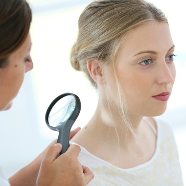 Bőrgyógyász-kozmetológus szakorvos által végzett 1-6 darab szemölcs-eltávolítása