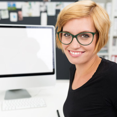 Látásvédelem kicsiknek, nagyoknak: Dioptriás v. dioptria nélküli monitorszűrő szemüveg extrákkal