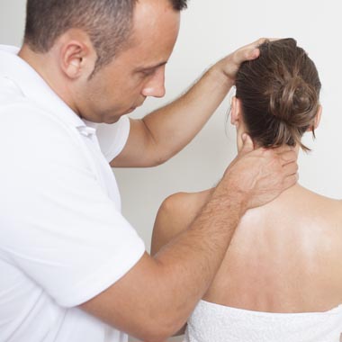 Ripsz-ropsz jobban leszel: Gyógyító csontkovácsolás a hát-, derék- és ízületi fájdalmak ellen 