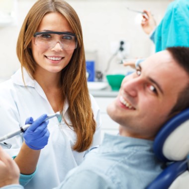 Komplett fogászati kezelés csomag fogtöméssel, fogkőeltávolítással, polírozással