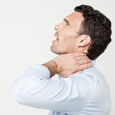 Mágneses nyakpánt a nyak fájdalmainak csökkentésére 