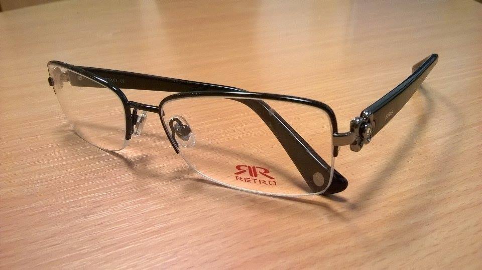 Szemrevaló szemre valók:<br />Szemüvegkészítés + RETRO márkájú keret (~30 féle közül lehet választani) +Szemvizsgálat + Tok + Törlőkendő