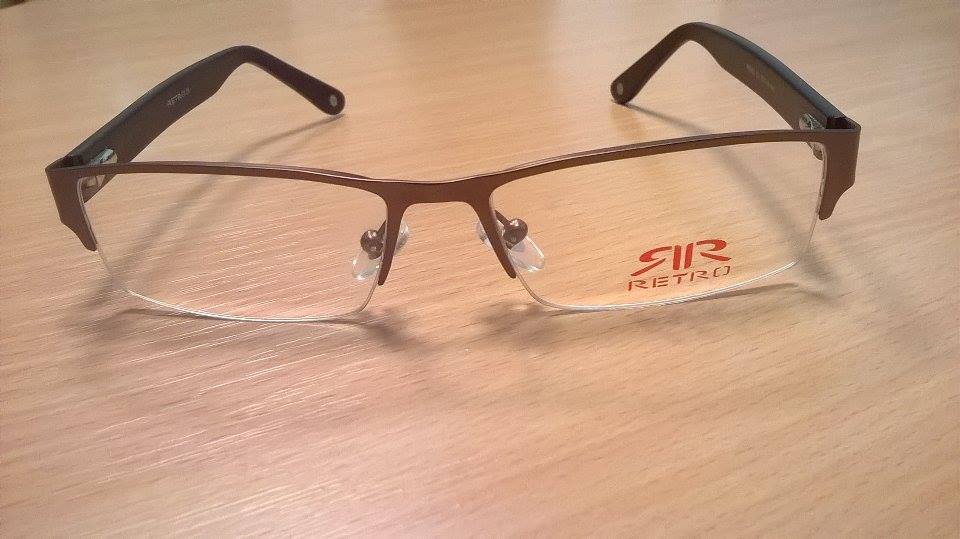 Szemrevaló szemre valók:<br />Szemüvegkészítés + RETRO márkájú keret (~30 féle közül lehet választani) +Szemvizsgálat + Tok + Törlőkendő