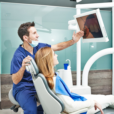 Teljes értékű fogpótlás: Konzultáció, Csontállomány felmérése röntgennel, korszerű fémkerámia korona