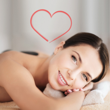 Teljes testre vonatkozó nyirok- és vérkeringést javító gépi hullámmasszázs fej- vagy kézmasszázzsal