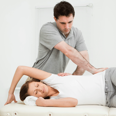 Egyedi technikájú gyógyító csontkovácsolás a gerinc panaszok, izommerevség ellen