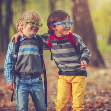 Komplett gyermekszemüveg készítés, választható kerettel Varilux Mester Optikában