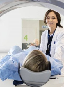 Hatékony megoldás az elhúzódó betegségek okainak feltárására: mellkasi, hasi és kismedencei kontrasztanyagos CT-vizsgálat