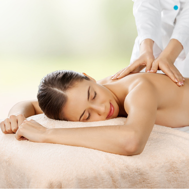 1 órányi élvezetes, immunrendszer serkentő, gyógyító kézi nyirokmasszázs a Benyovszky Orvosi Központban.