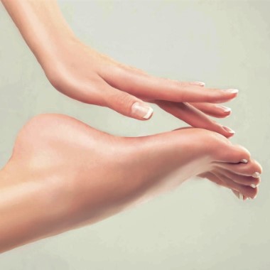 90 perces láb kényeztető csomag: pedikűr, wellness talpmasszázzsal