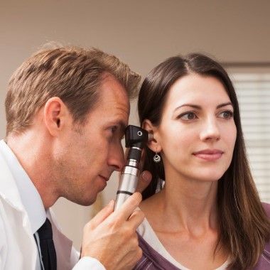 Átfogó fül-orr-gégészeti szűrővizsgálat választható opciókkal, fülmosással