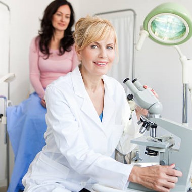 Nőgyógyászati vizsgálat-csomag mikrobiológiai kenetvizsgálattal a Benyovszky Orvosi Központban