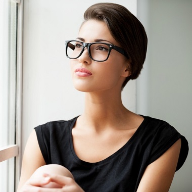 VÉKONYÍTOTT LENCSÉS komplett  szemüvegkészítés, választható kerettel, látásvizsgálattal