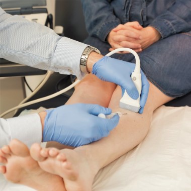 Visszértágulat, pókhálóvénák, seprűvénák kezelése orvosi konzultációval: 1 ampullás szkleroterápia, vagy habszkleroterápia